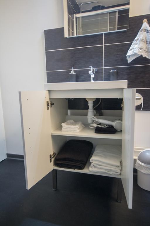 Sweethome Dijon - Black & White Bagian luar foto